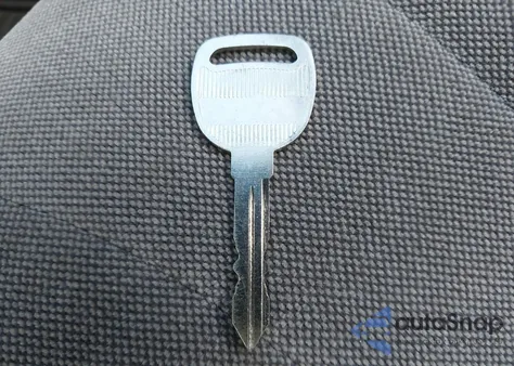 2005 Chevrolet Classic z USA, uszkodzony, nr VIN 1G1ND52F05M144598